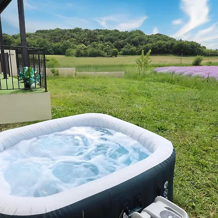 Havre De Paix Et Lavandes - Tres Calme - Salle De Jeux - Jacuzzi Chauffe - Idealement Placee - Aucun Vis A Vis *